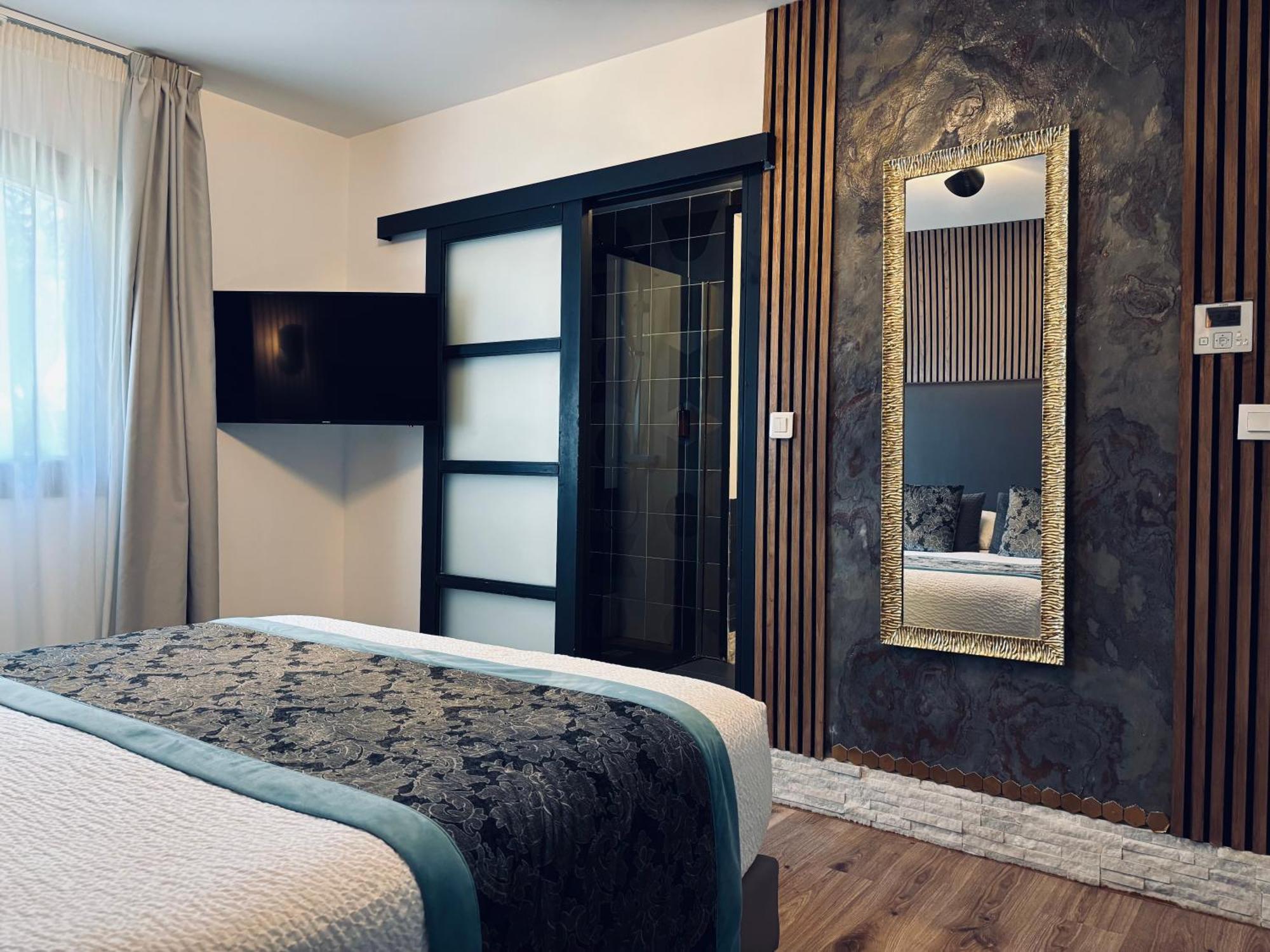 Le Confidentiel Hotel & Spa Saint-Raphael  Luaran gambar